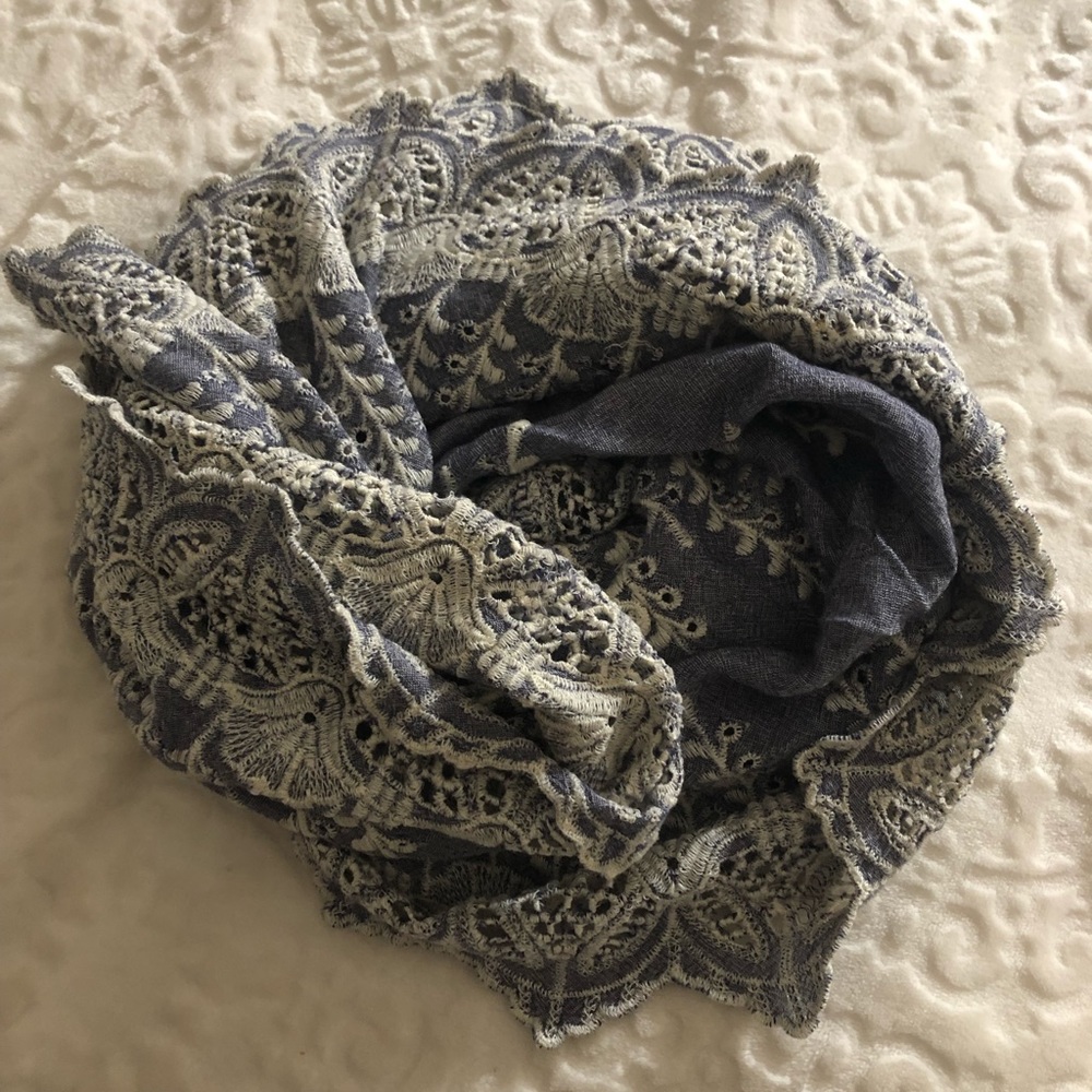 Infinity scarf - Picture 2 of 3
